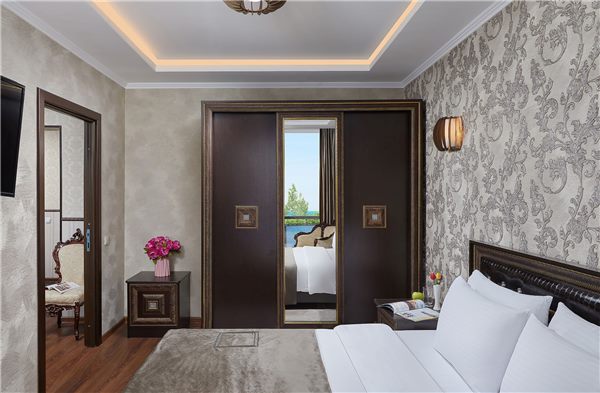 Люкс Suite в гостинице «Интер-Сухум» — фото 1